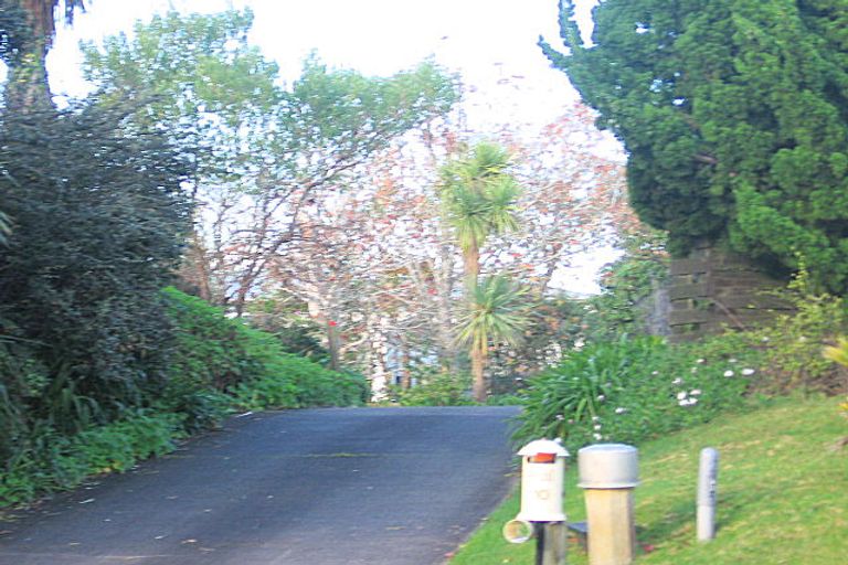 Photo of property in 10 Crompton Road, Massey, Auckland, 0614