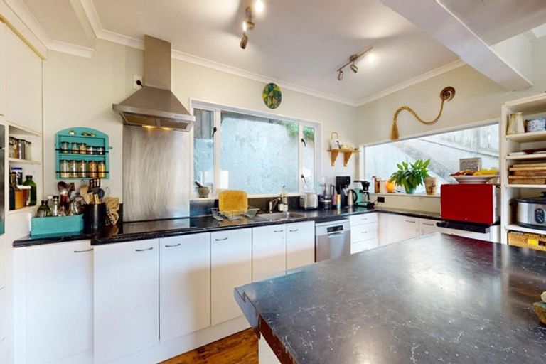 Photo of property in 103 Houghton Bay Road, Houghton Bay, Wellington, 6023