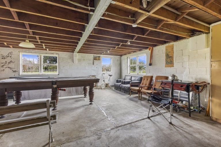 Photo of property in 7 Main Road, Kumeu, 0810
