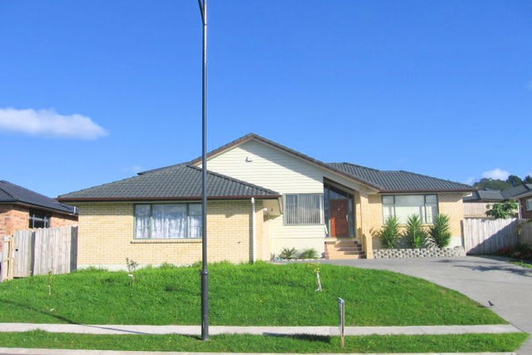 Photo of property in 22 Fairford Avenue, Henderson, Auckland, 0612