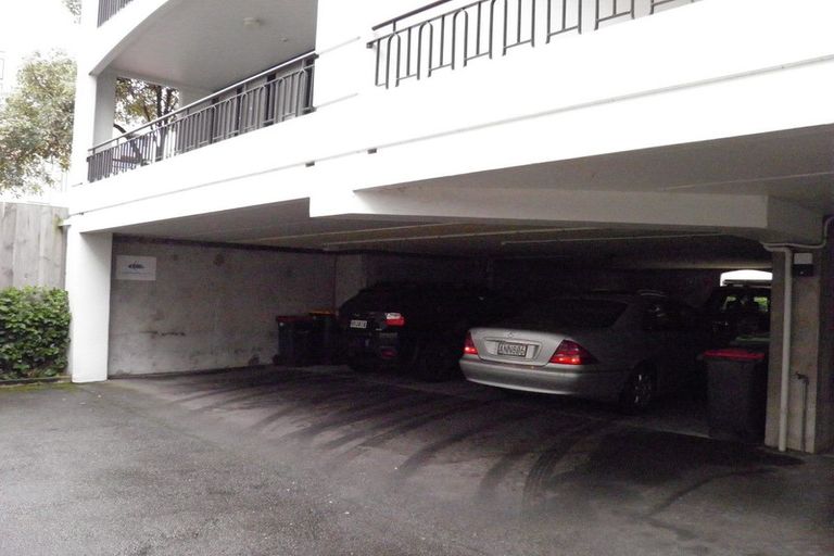 Photo of property in Regent Courts, 12/75 Gloucester Street, Christchurch Central, Christchurch, 8013