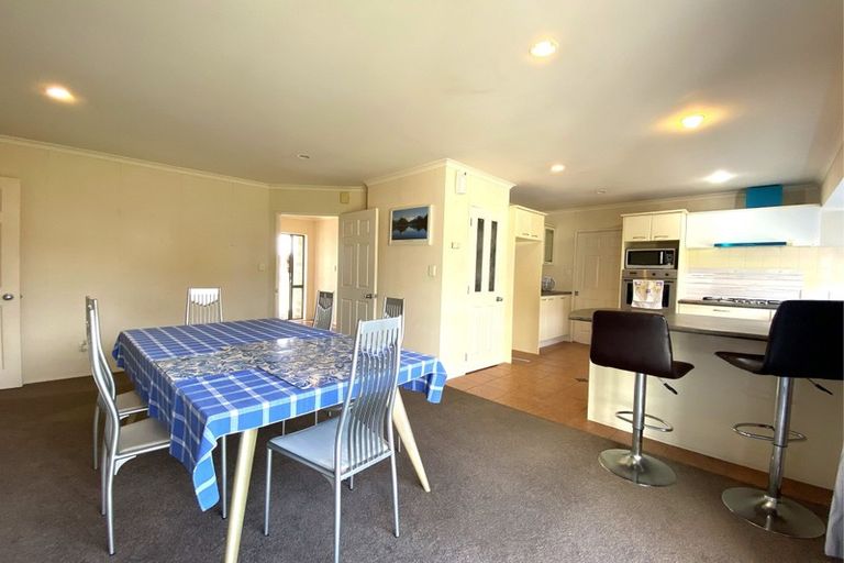 Photo of property in 130 Kilkenny Drive, East Tamaki Heights, Auckland, 2016