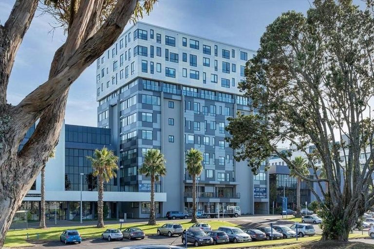 Photo of property in Twin Towers, 811/17 Putney Way, Manukau, Auckland, 2104