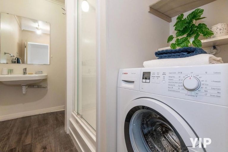 Photo of property in 19 Black Rock Road, Newlands, Wellington, 6037