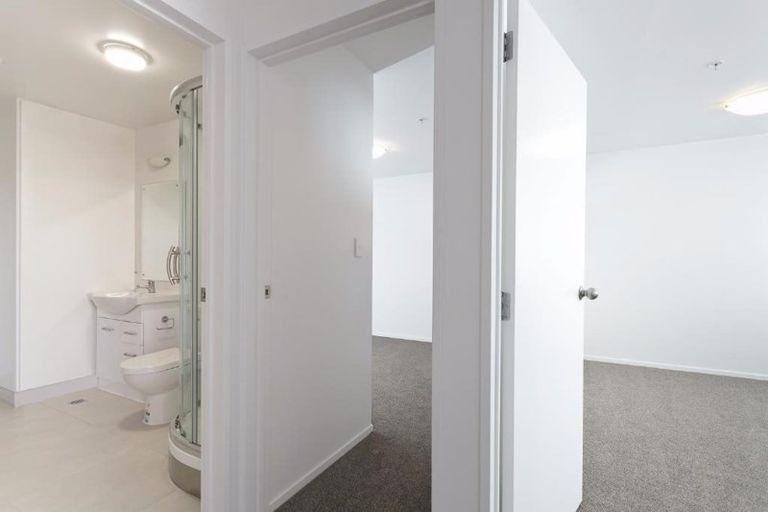 Photo of property in 8/26 Railway Street West, Papakura, 2110