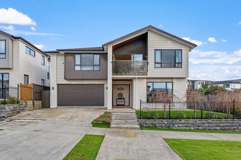 Photo of property in 25 Lime Hill Rise, Flat Bush, Auckland, 2019