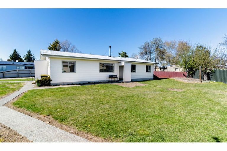 Photo of property in 19 Cass Crescent, Twizel, 7901