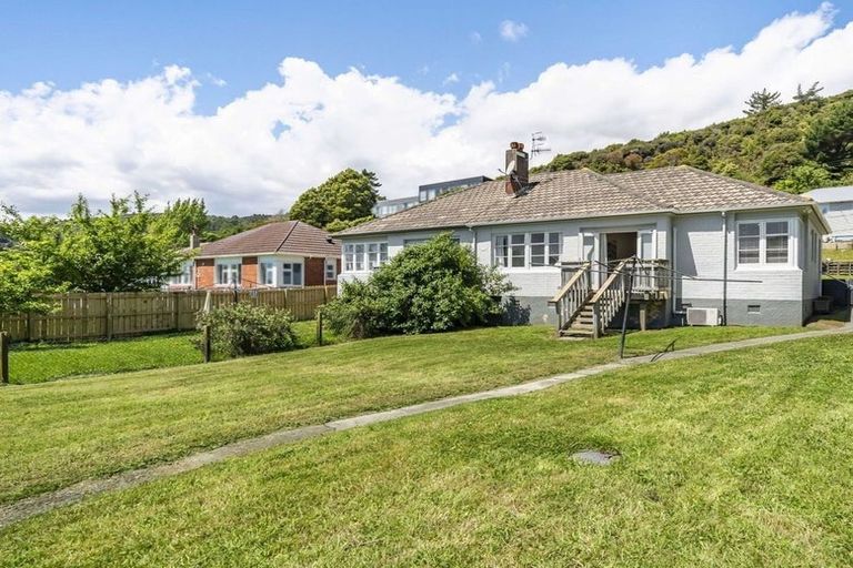 Photo of property in 28 Judd Crescent, Naenae, Lower Hutt, 5011