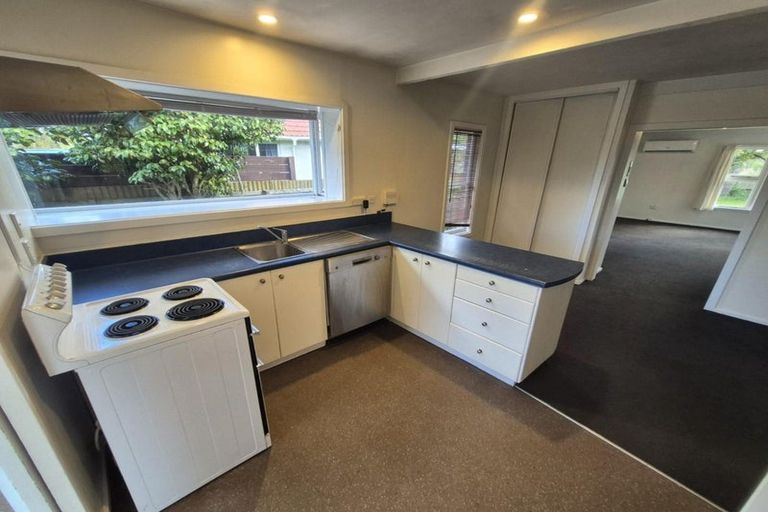 Photo of property in 37 Pembroke Street, Avondale, Christchurch, 8061
