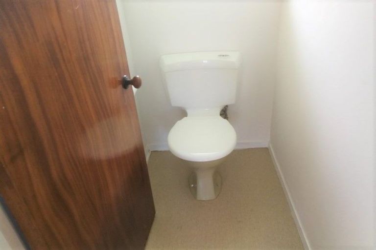 Photo of property in 18 Ramillies Place, Glenfield, Auckland, 0629