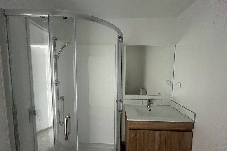 Photo of property in 45 Raupeti Lane, Henderson, 0612