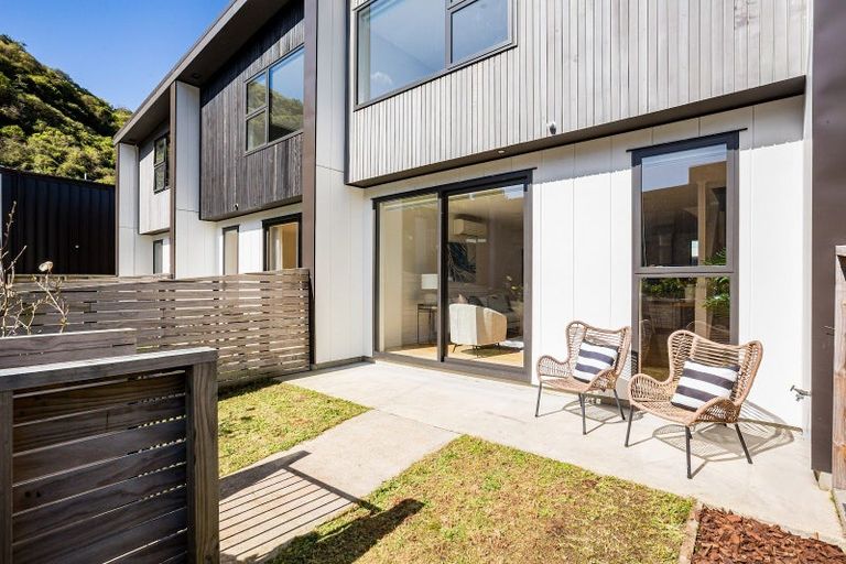 Photo of property in 24 Rua Kai Way, Brooklyn, Wellington, 6021