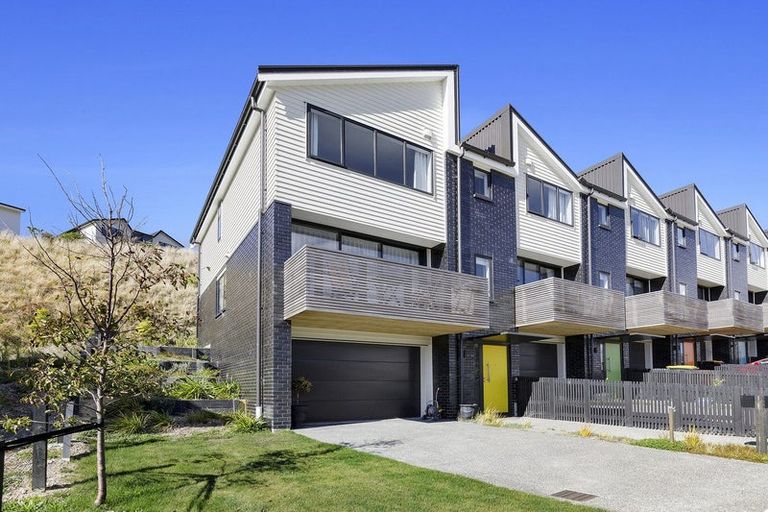 Photo of property in 17 Holystone Road, Whitby, Porirua, 5024