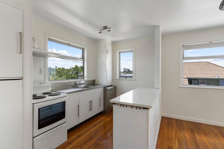 Photo of property in 88 Aberdeen Road, Campbells Bay, Auckland, 0620
