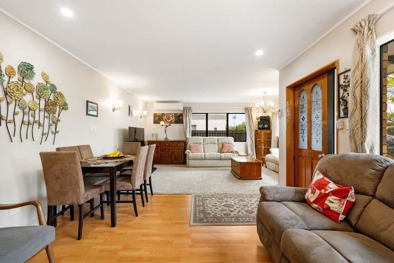 Photo of property in 8a Weiti Road, Orewa, 0931