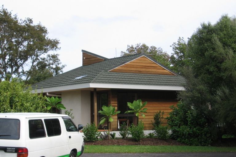 Photo of property in 6 Septimus Place, Henderson, Auckland, 0612