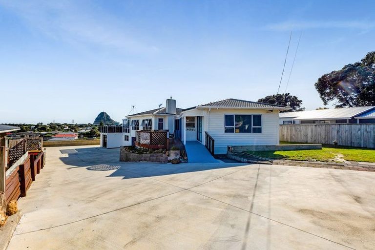 Photo of property in 17 Mount View Place, Spotswood, New Plymouth, 4310