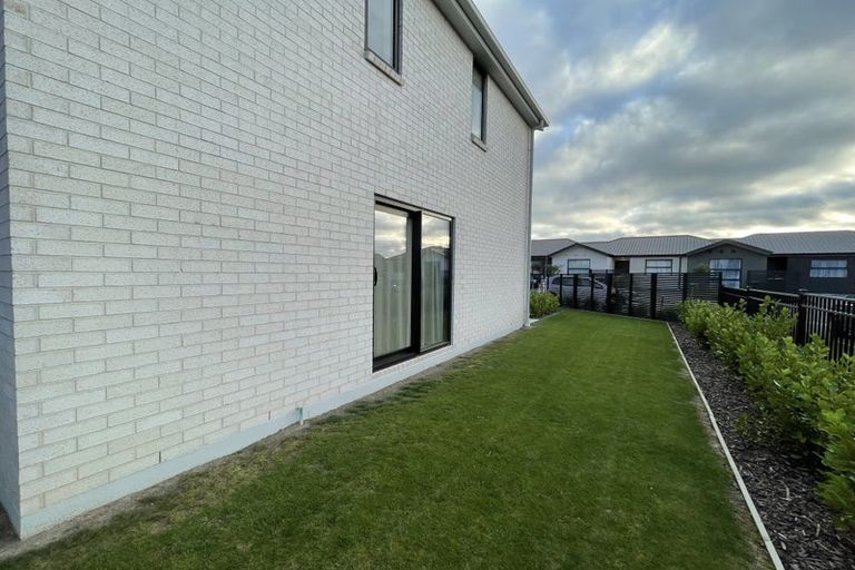 Photo of property in 11 Koral Lane, Broomfield, Christchurch, 8042
