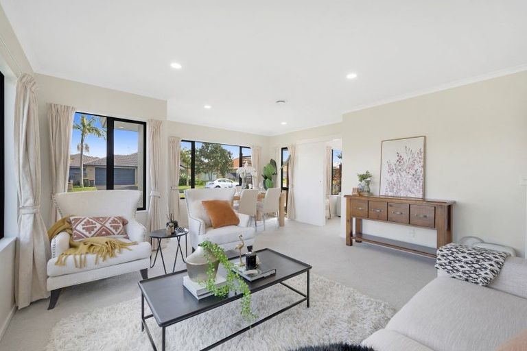 Photo of property in 101 Westerham Drive, Dannemora, Auckland, 2016