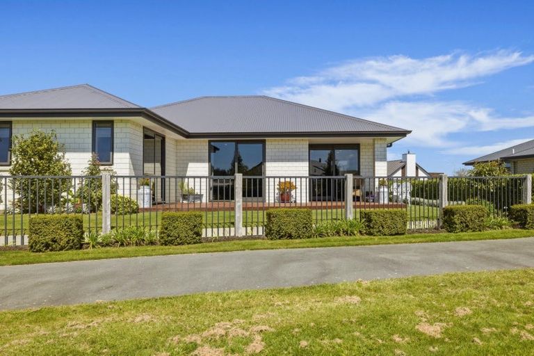 Photo of property in 11 Wyllie Place, Amberley, 7410
