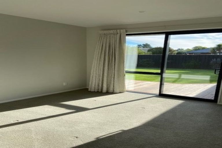 Photo of property in 8 Jozecom Place, Rolleston, 7614