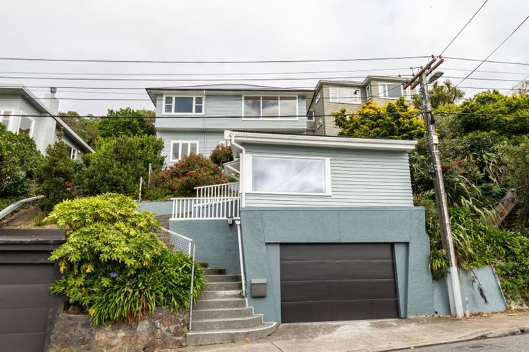 Photo of property in 71 Seatoun Heights Road, Seatoun, Wellington, 6022