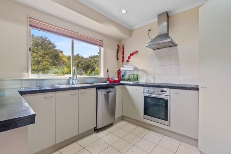 Photo of property in 42 Peninsula Road, Mangere, Auckland, 2022