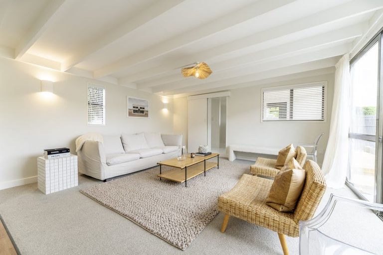 Photo of property in 82 Avenue Road, West End, Timaru, 7910