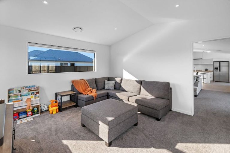 Photo of property in 6 Maleny Lane, Rolleston, 7615