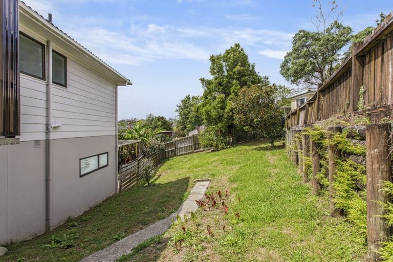 Photo of property in 100 Solar Road, Glen Eden, Auckland, 0602