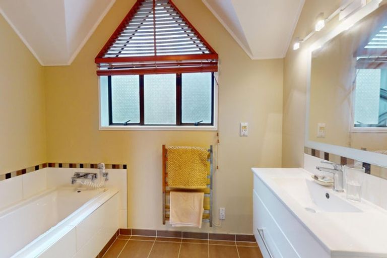 Photo of property in 51 David Crescent, Karori, Wellington, 6012