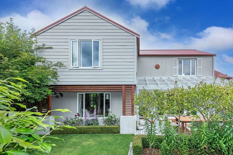 Photo of property in 11a Prossers Road, Saint Martins, Christchurch, 8022