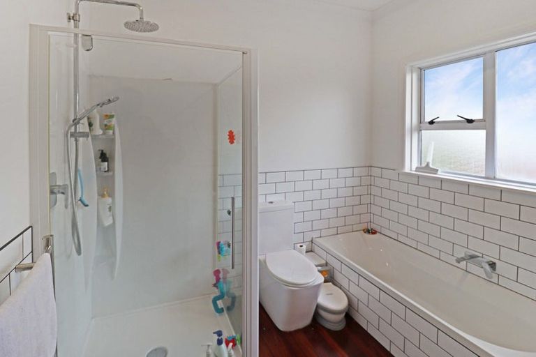 Photo of property in 63 Clifford Road, Johnsonville, Wellington, 6037