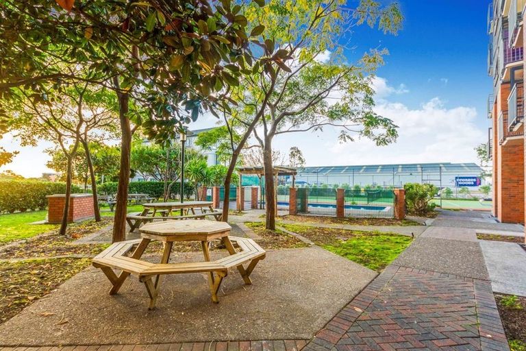 Photo of property in 4h/10 Crown Lynn Place, New Lynn, Auckland, 0600