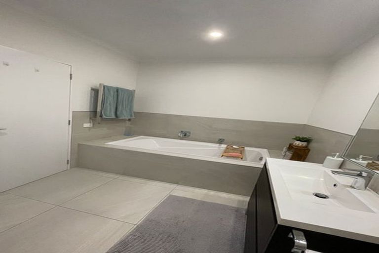 Photo of property in 36 Owen Chapman Drive, Red Beach, 0932