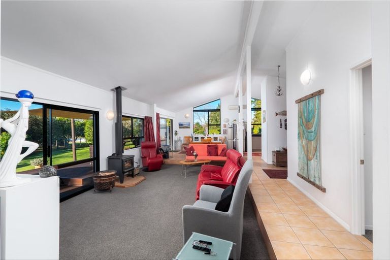 Photo of property in 38 Riddell Road, Kerikeri, 0230