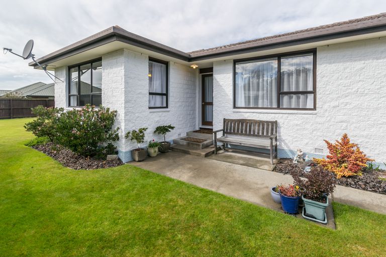 Photo of property in 83 Arcon Drive, Broomfield, Christchurch, 8042
