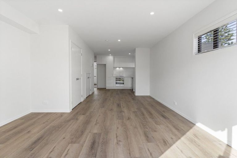 Photo of property in 2f Stokes Avenue, Te Atatu Peninsula, Auckland, 0610