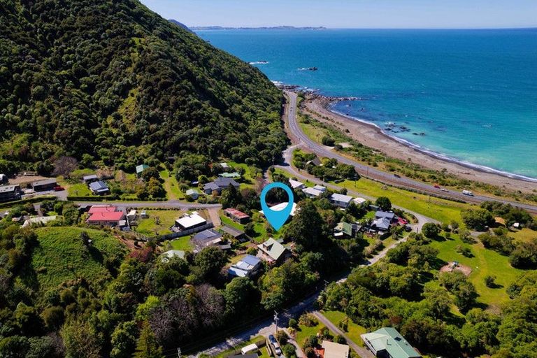 Photo of property in 6 Valley Road, Goose Bay, Kaikoura, 7374