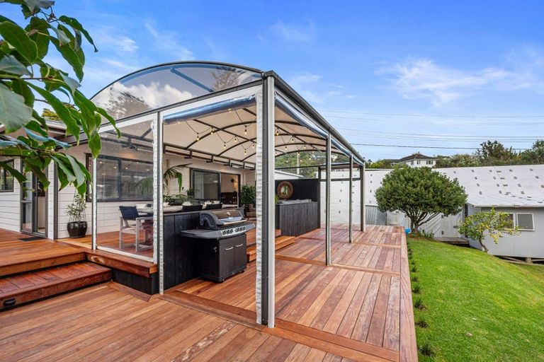 Photo of property in 51 Makiri Street, Helensville, 0800