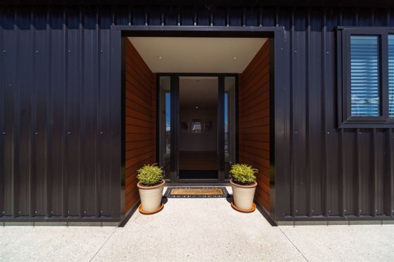 Photo of property in 20 Infinity Drive, Wanaka, 9305