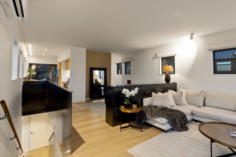 Photo of property in 28 Soudley Court, Jacks Point, Queenstown, 9371