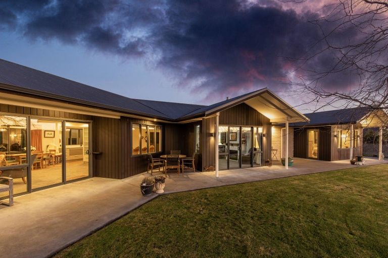 Photo of property in 11 Apatu Place, Waipukurau, 4200