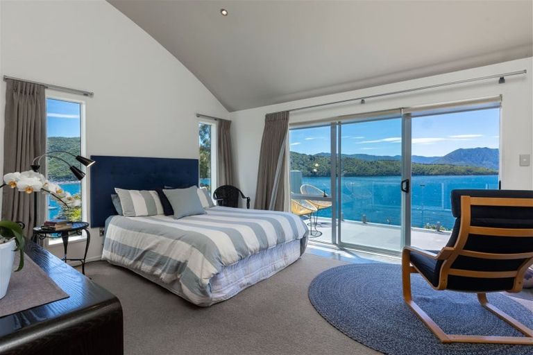 Photo of property in 2 Marina View, Waikawa, Picton, 7281