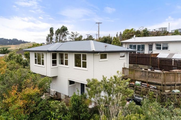 Photo of property in 19 Jane Grove, Paparangi, Wellington, 6037