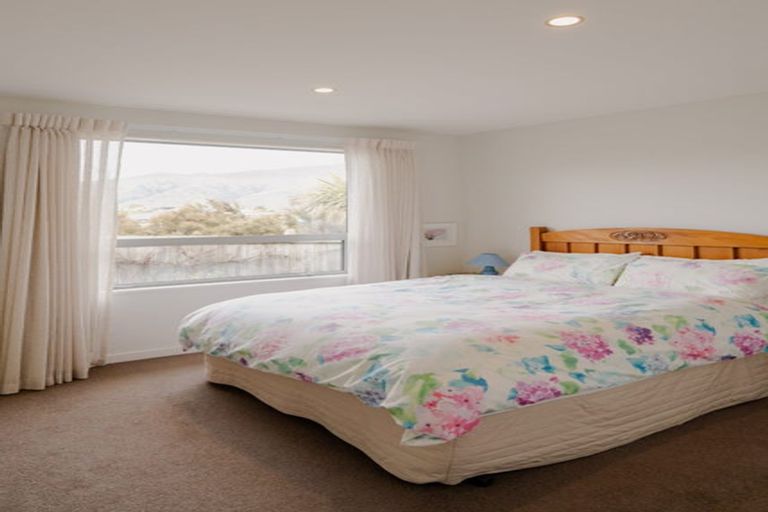 Photo of property in 1 Makomako Road, Wanaka, 9305