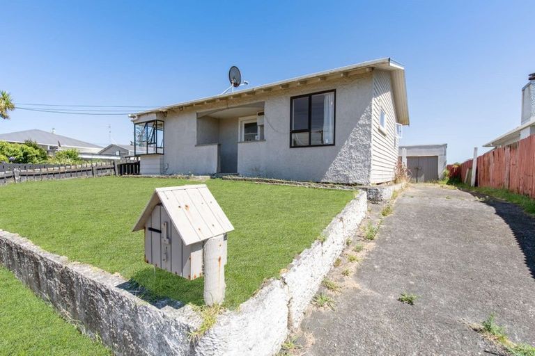 Photo of property in 1 Manuka Street, Castlecliff, Whanganui, 4501
