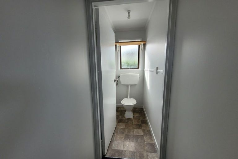 Photo of property in 2 Massine Place, Randwick Park, Auckland, 2105