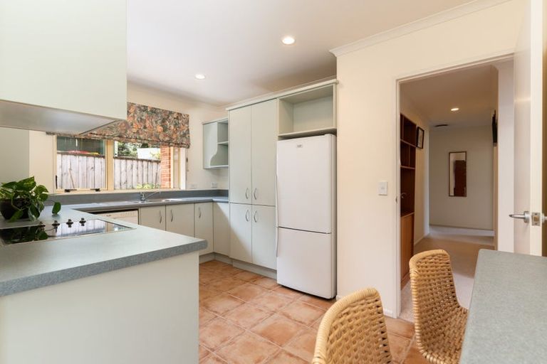 Photo of property in 1b Kereru Bend, Tawa, Wellington, 5028