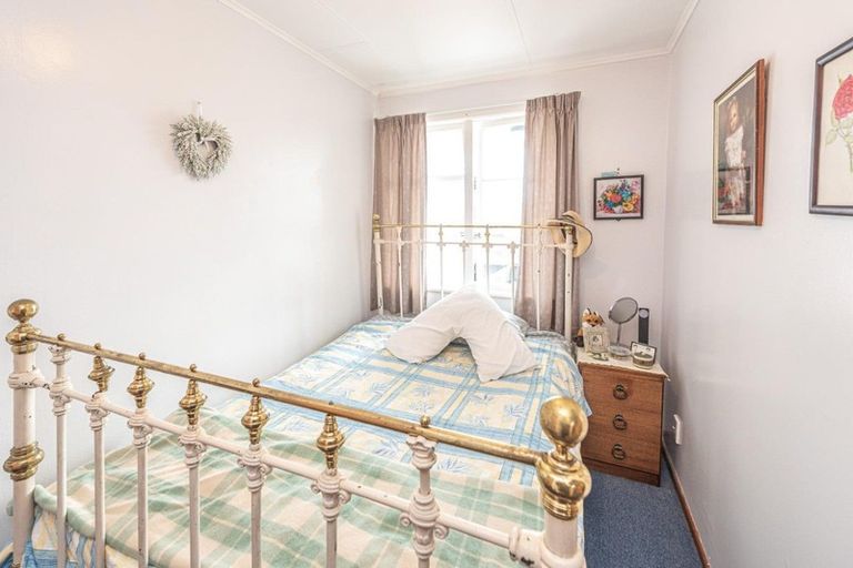 Photo of property in 1 Kupe Place, Castlecliff, Whanganui, 4501